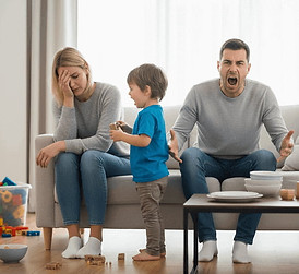 Überforderte Eltern beiStrit mitKind - Familiencoaching München & Online für meh Rhe im Alltag