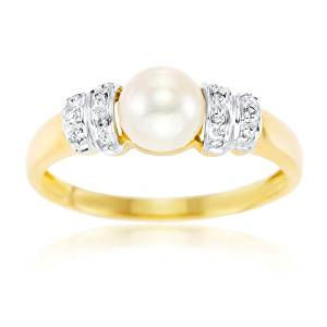 Diamond And Pearl Ring