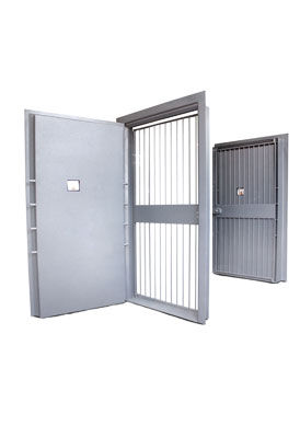 Thumbnail: Puerta para bóveda con reja de día RDP-004