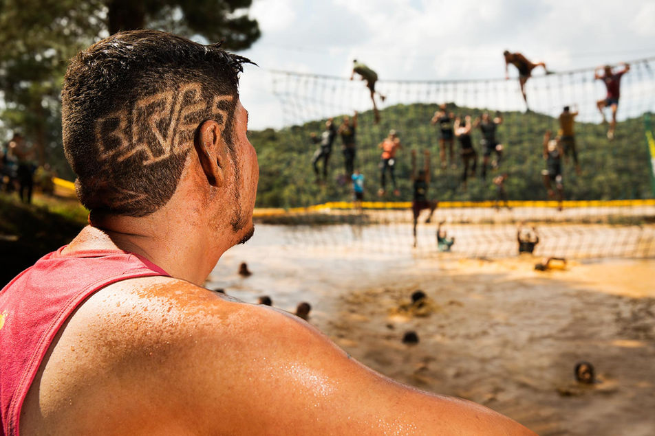 desafio mud race corrida com obstáculos fotografo profissional em curitiba debiasi fotografia cobertura de eventos corporativos feiras eventos exposições galerias congresso brasil