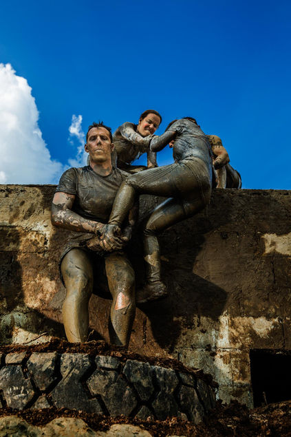 desafio mud race corrida com obstáculos fotografo profissional em curitiba debiasi fotografia cobertura de eventos corporativos feiras eventos exposições galerias congresso brasil