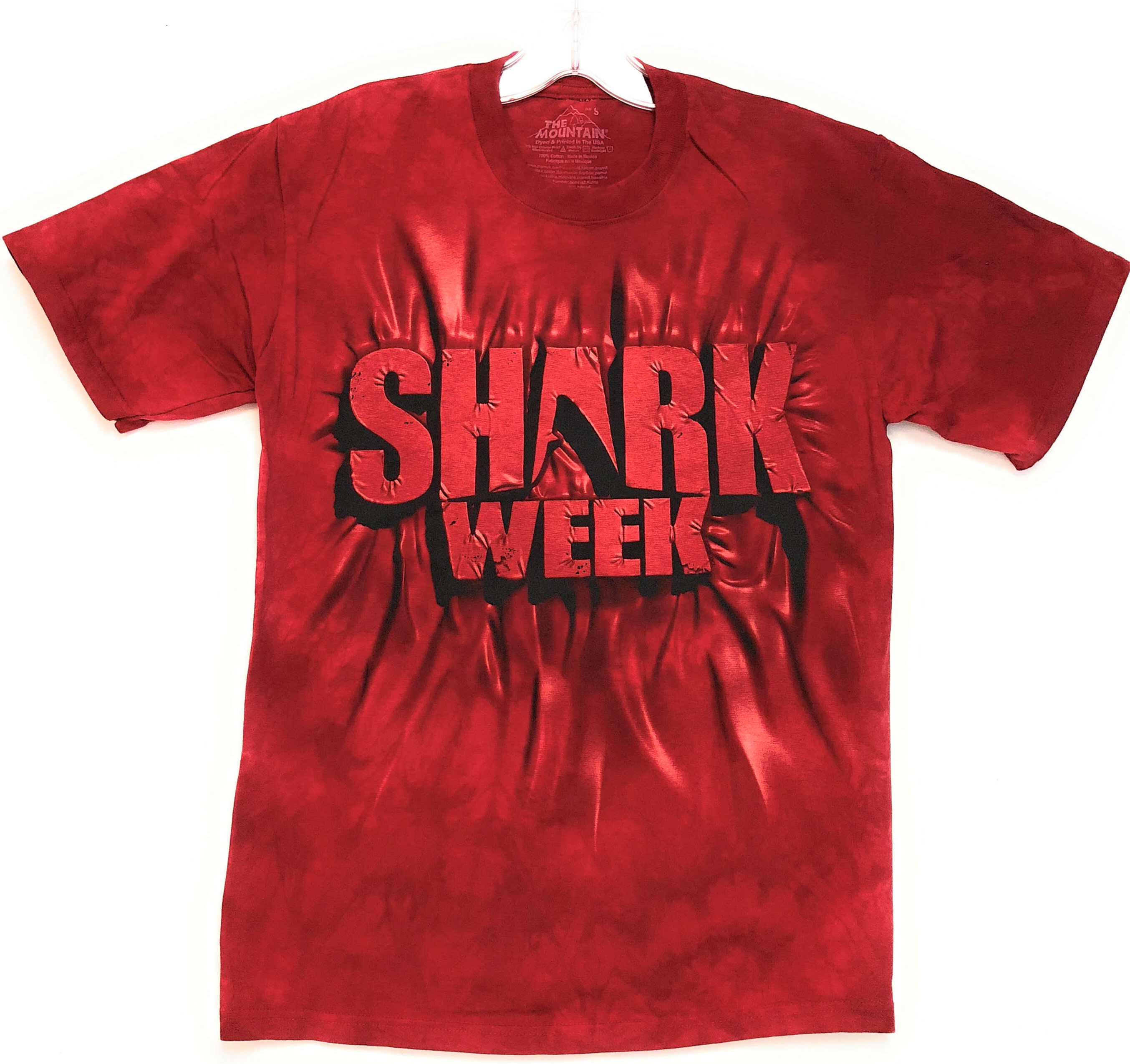 The Mountain - Red shark week inner spirit T-shirt.