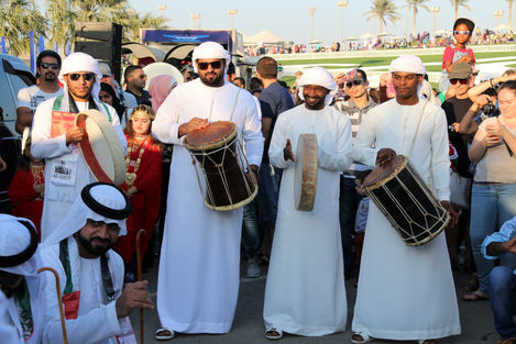 emirati drummers locals