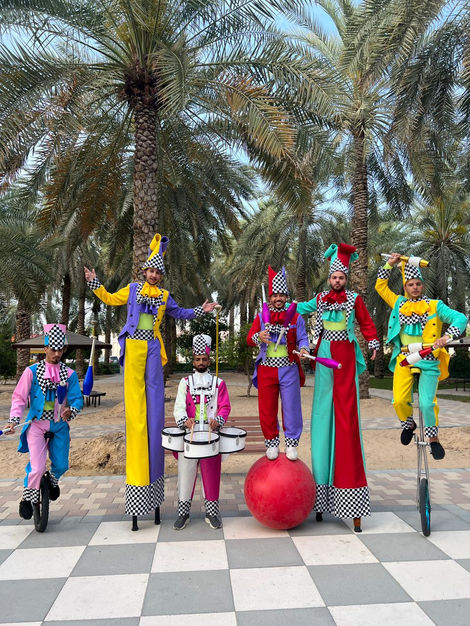 circus parade juggler dubai