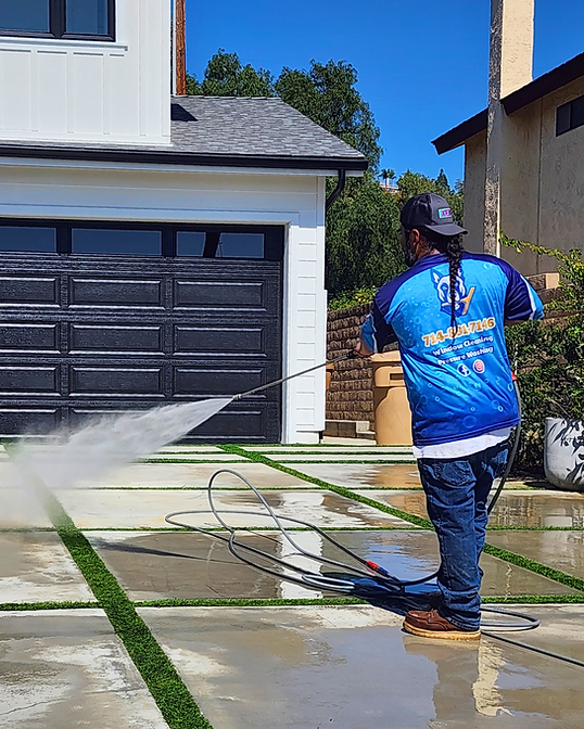 pressure washing driveway loyal exterior cleaning (2).png