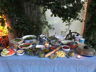 Sharing Food & Social Times