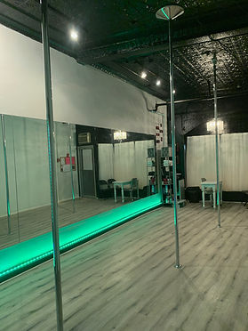 studio green light.jpg