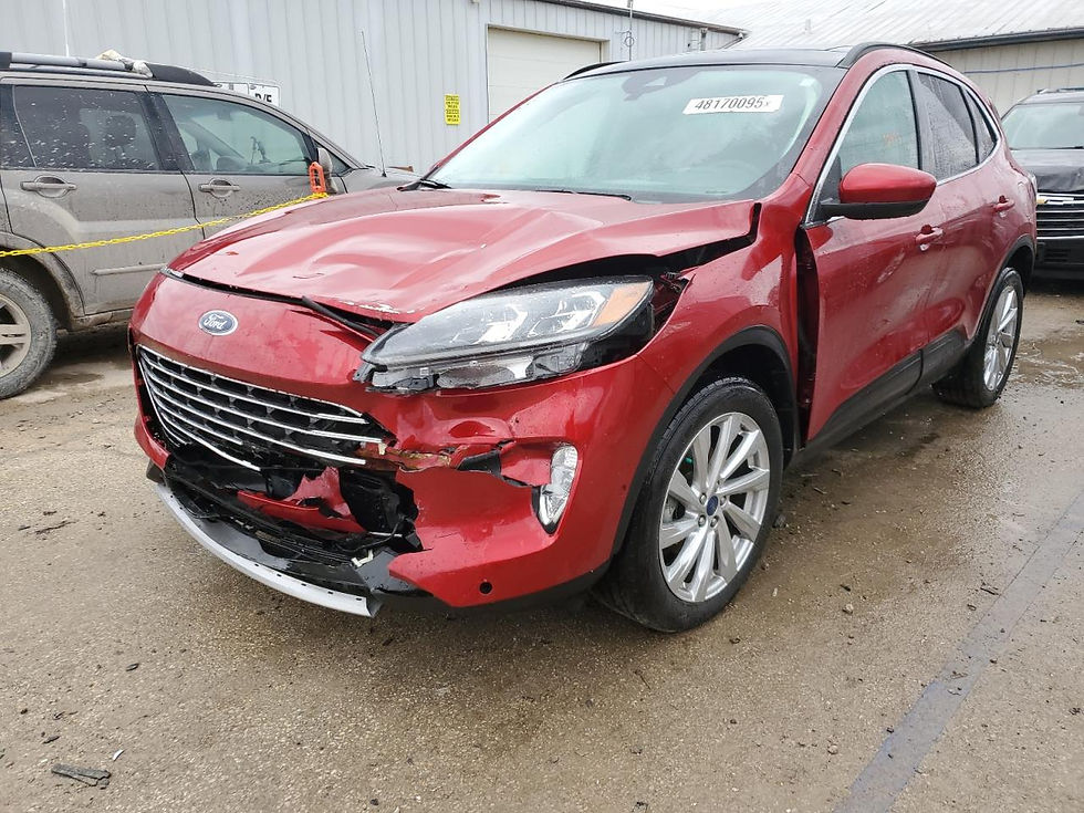 Червоний кросовер 2021 Ford Escape Titanium після ДТП