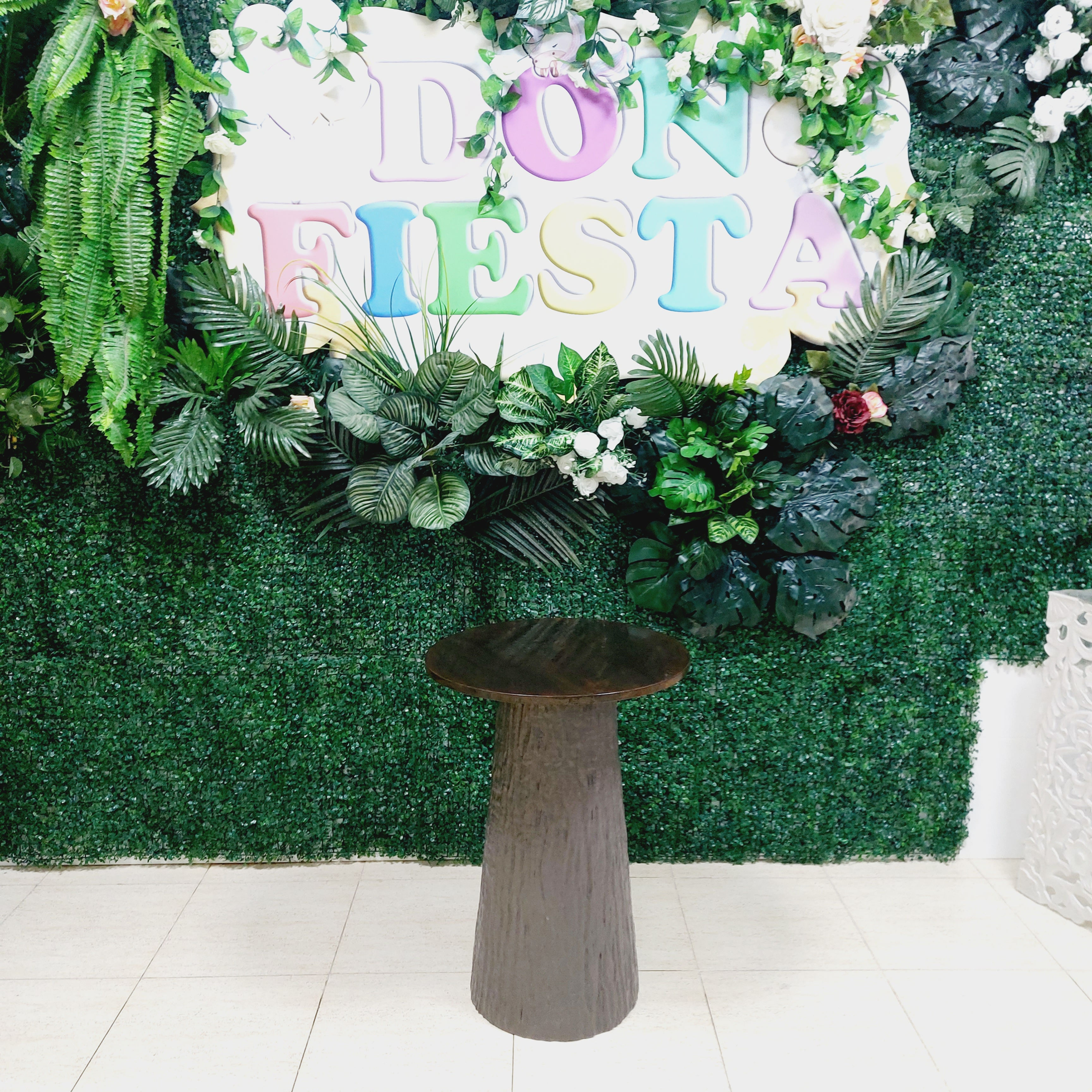 Detachable tree table