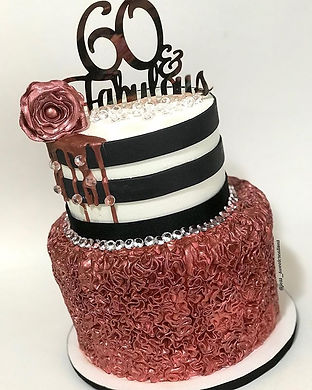 Last cake of the year!!!! Elegance meets