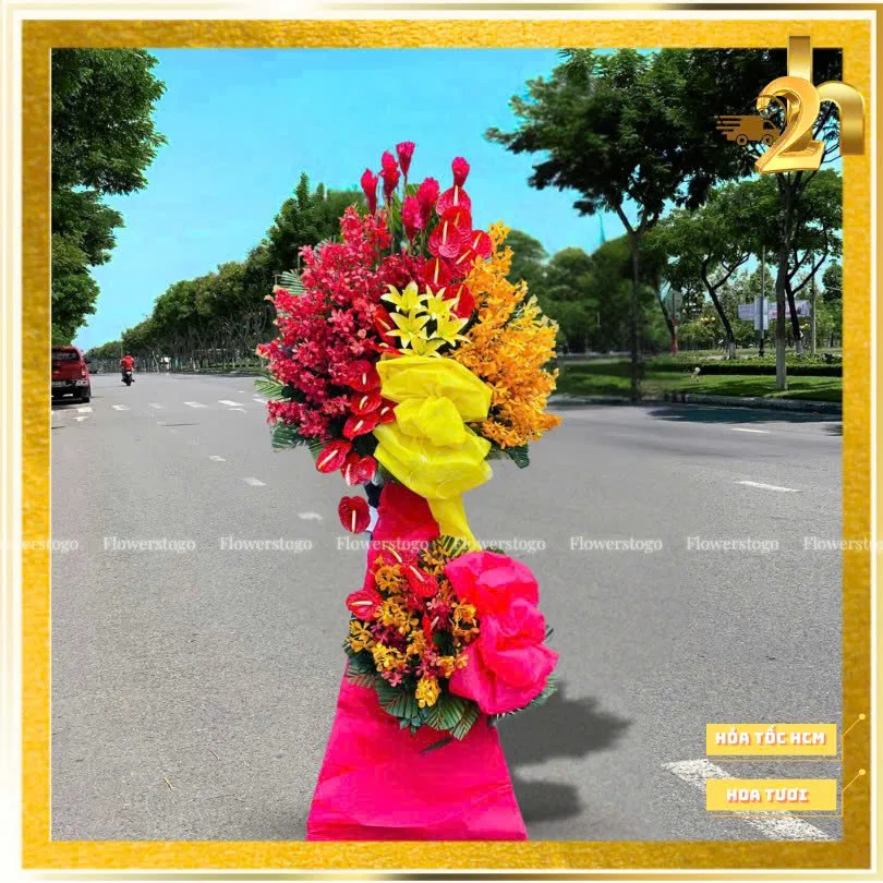 Hoa khai trương là món quà chúc phúc cho công việc thuận lợi. Cùng Flowerstogo.vn khám phá 5 mẫu kệ hoa khai trương sang trọng, ý nghĩa.