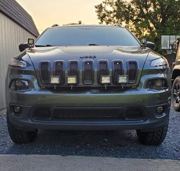 Jeep Cherokee KL Latitude with 4 pod Lights