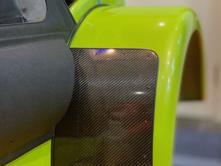 Attaching the rear Wings