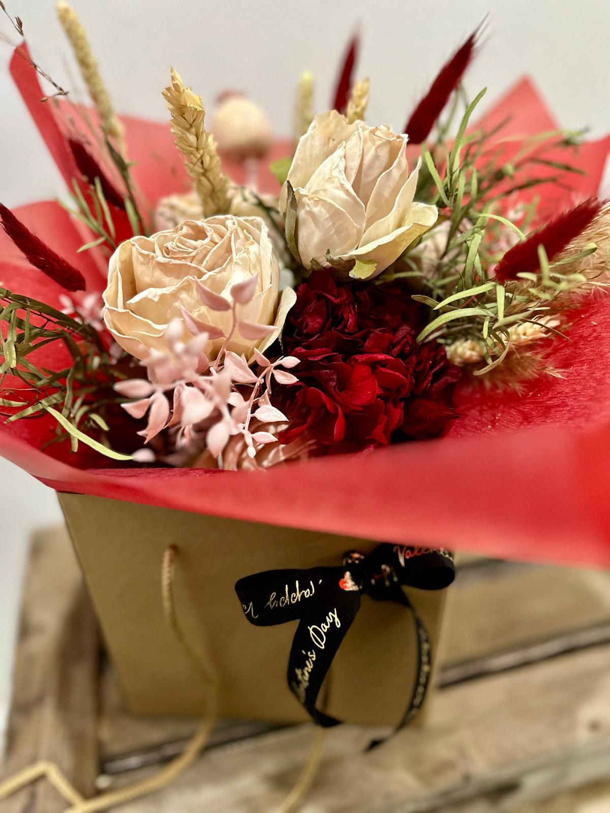 Artificial/Dried/Preserved Bouquet