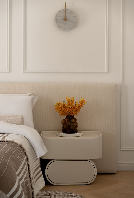 the-white-arcade-dubai-master-bedroom-01-dora-tokai-designs