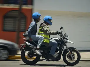 Nunes sanciona projeto que regulamenta serviços de mototáxi em São Paulo