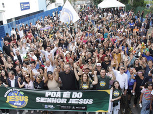 Poá vive dia histórico de fé e união na Marcha para Jesus 2025