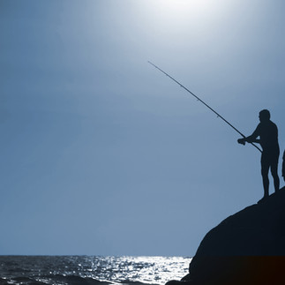 Paisaje color azul marino de hombres pescando