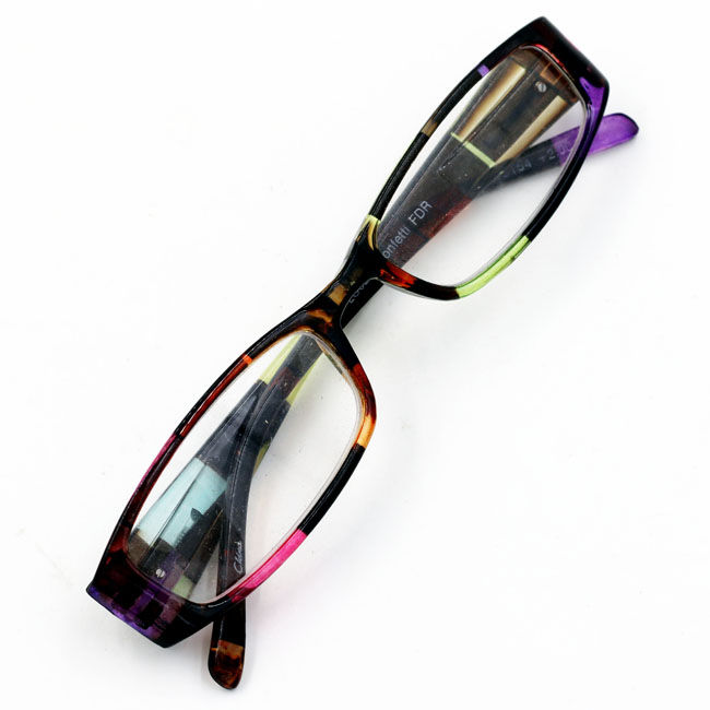 Mắt kính gọng nhựa tròng lão 2.75 độ
300,000₫ | Mã SP=56312