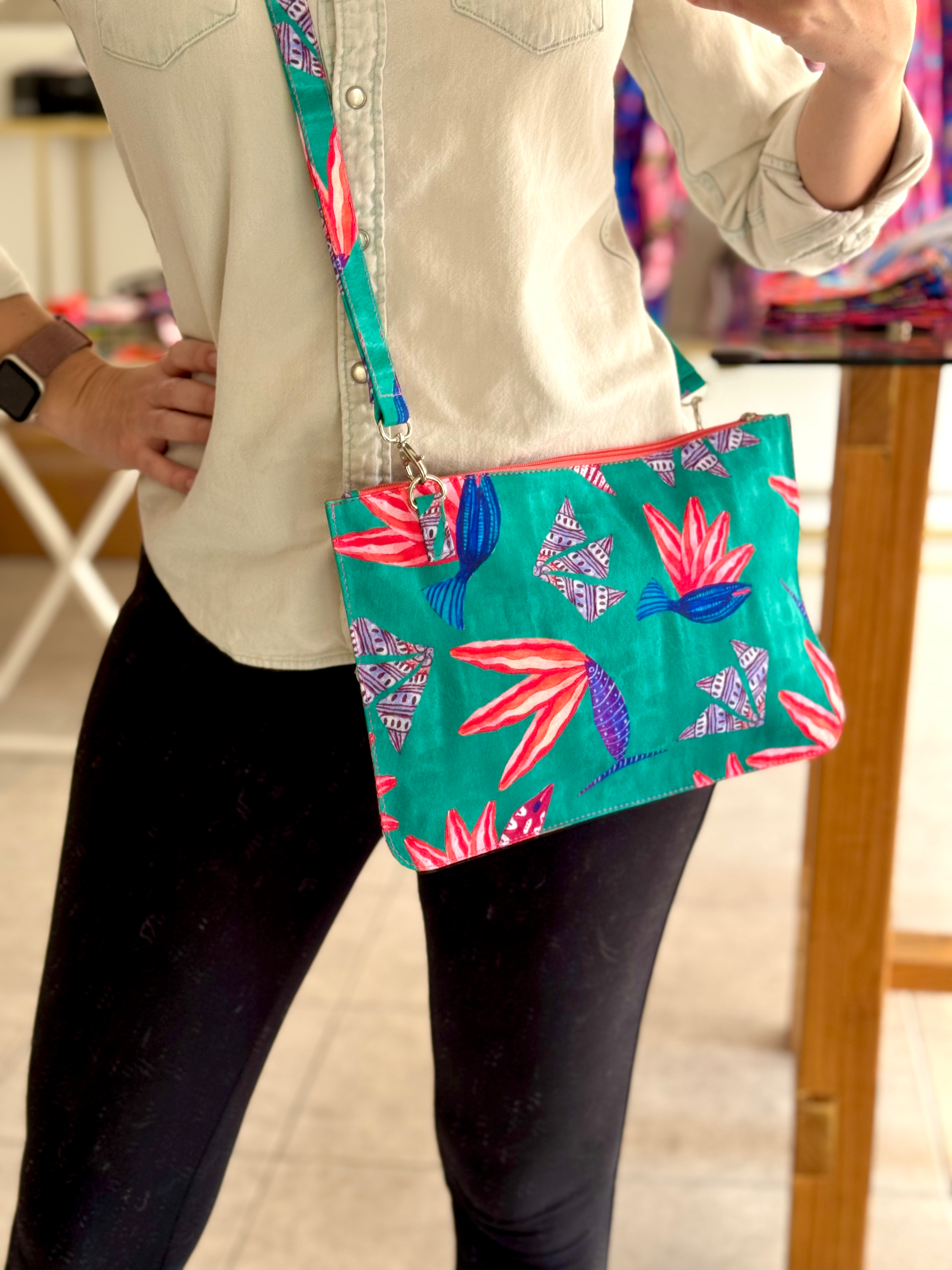 Crossbody “Flying fish”
