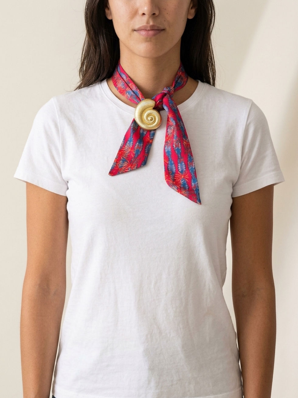 Collar corbatín “red Lily” dije caracol – Majo Capella