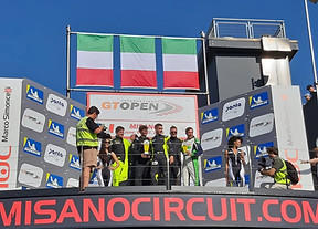 PODIO EMIRA CUP.jpg