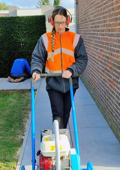 Rob van Neer Bestratingen: veelzijdigevakmensen vertrouwen op AQUA EASY