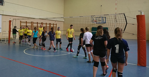 Volleyball Girls suffer an opening defeat