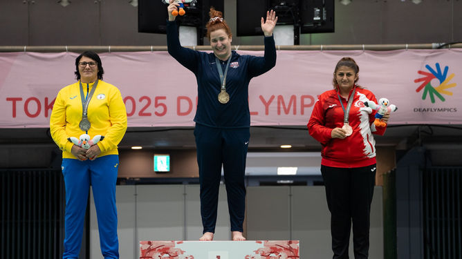 Double Golds, Historic Moments, and Hard Fights Across Tokyo on Golden Monday