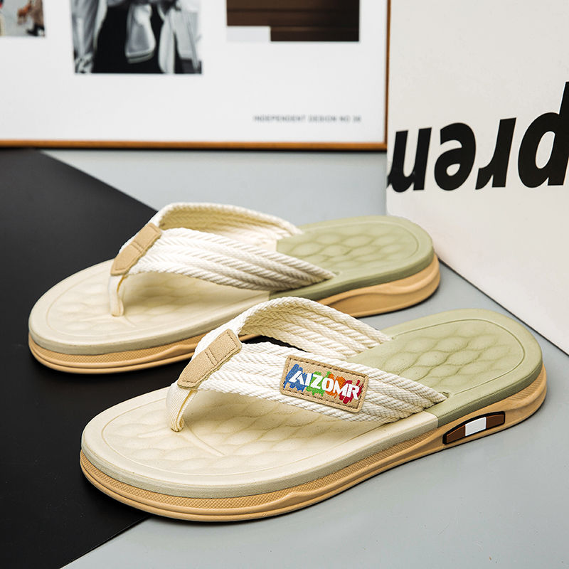 Miniatura: The 2025 new flip-flops for men are suitable for summer outdoor wear. They are a