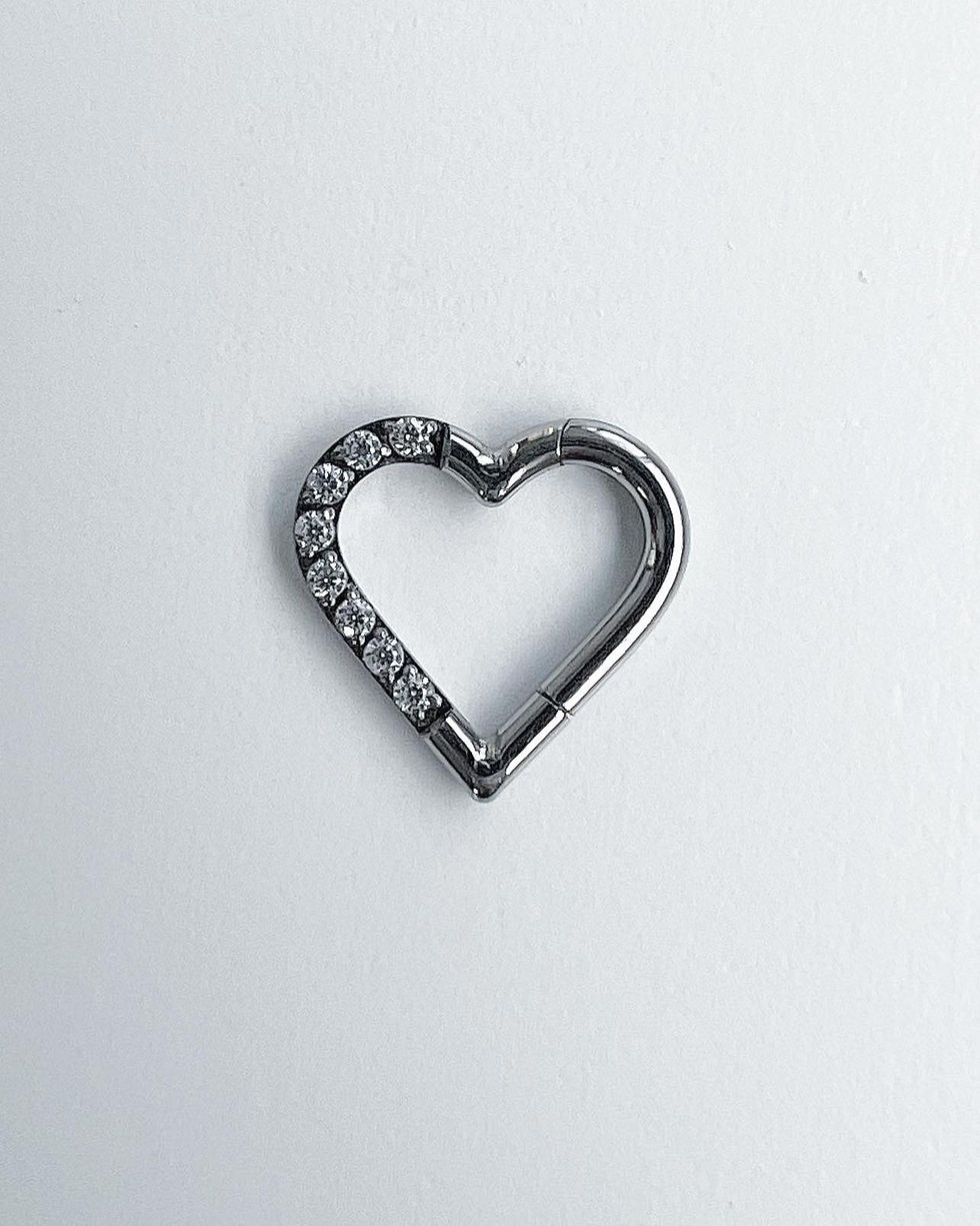 Miniatura: Piercing argollas clicker circón Corazón Titanio ASTM F136