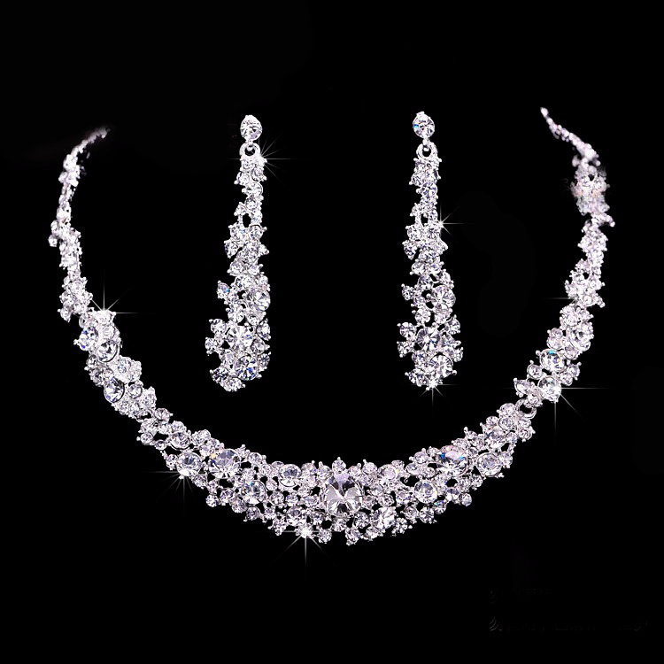 Thumbnail: Silver Plated Crystal Choker