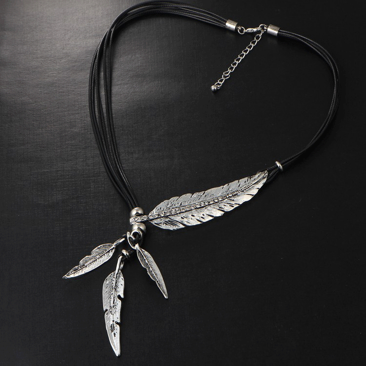 Thumbnail: 2017 Fashion - Leaves, Gold Color Silver Color