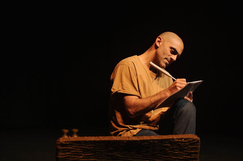 Personne n'est Pessoa - Nico Pires001 - Photo João Gonçalves.jpg