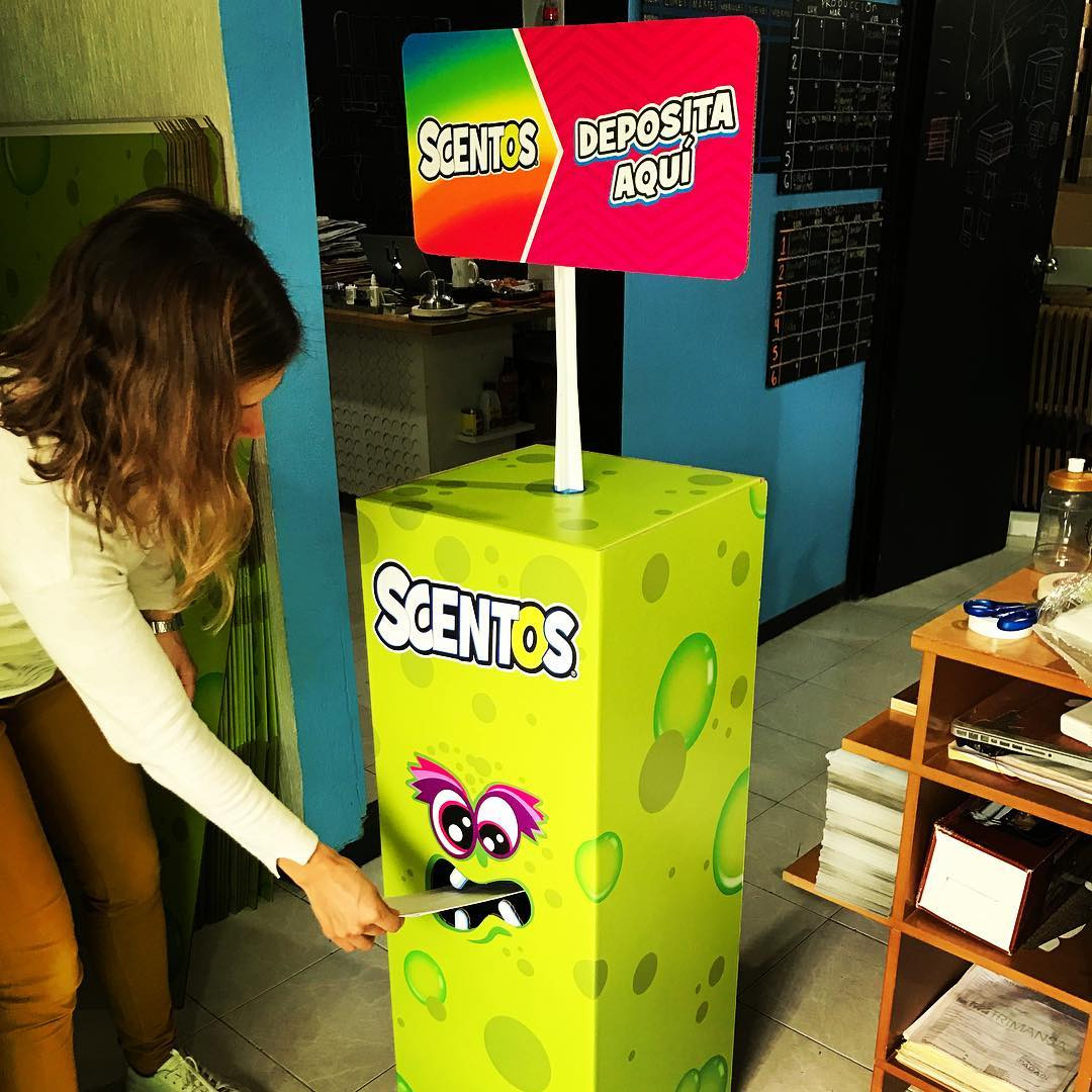 Buzón de cartón para Scentosq
