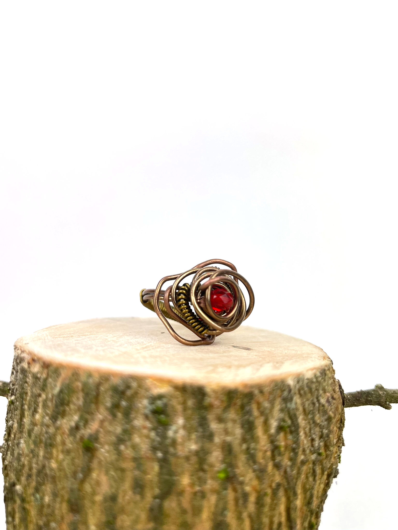 Kupfer Draht Ring mit roter Perle