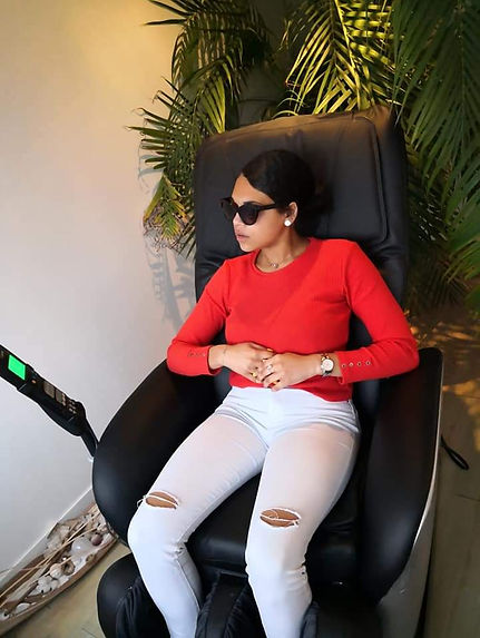 FB_IMG_1682676389356.jpg Jade Fauteuil cab.jpg