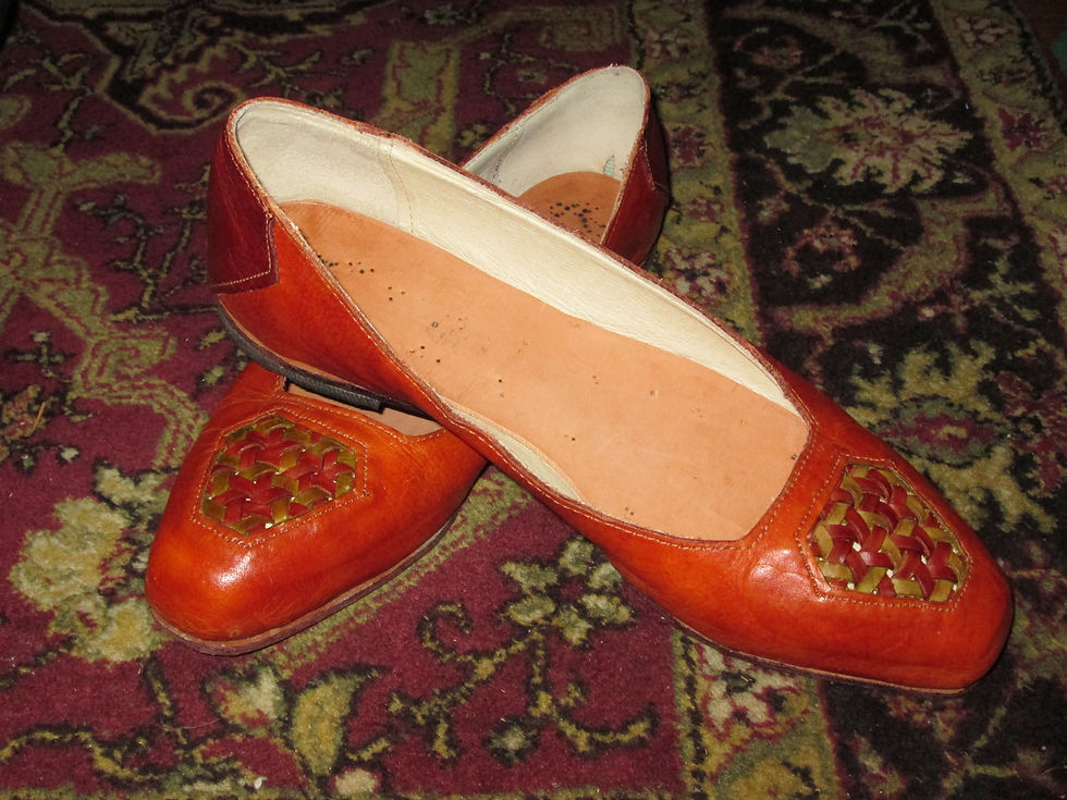 Handmade shoes with mad weave insets