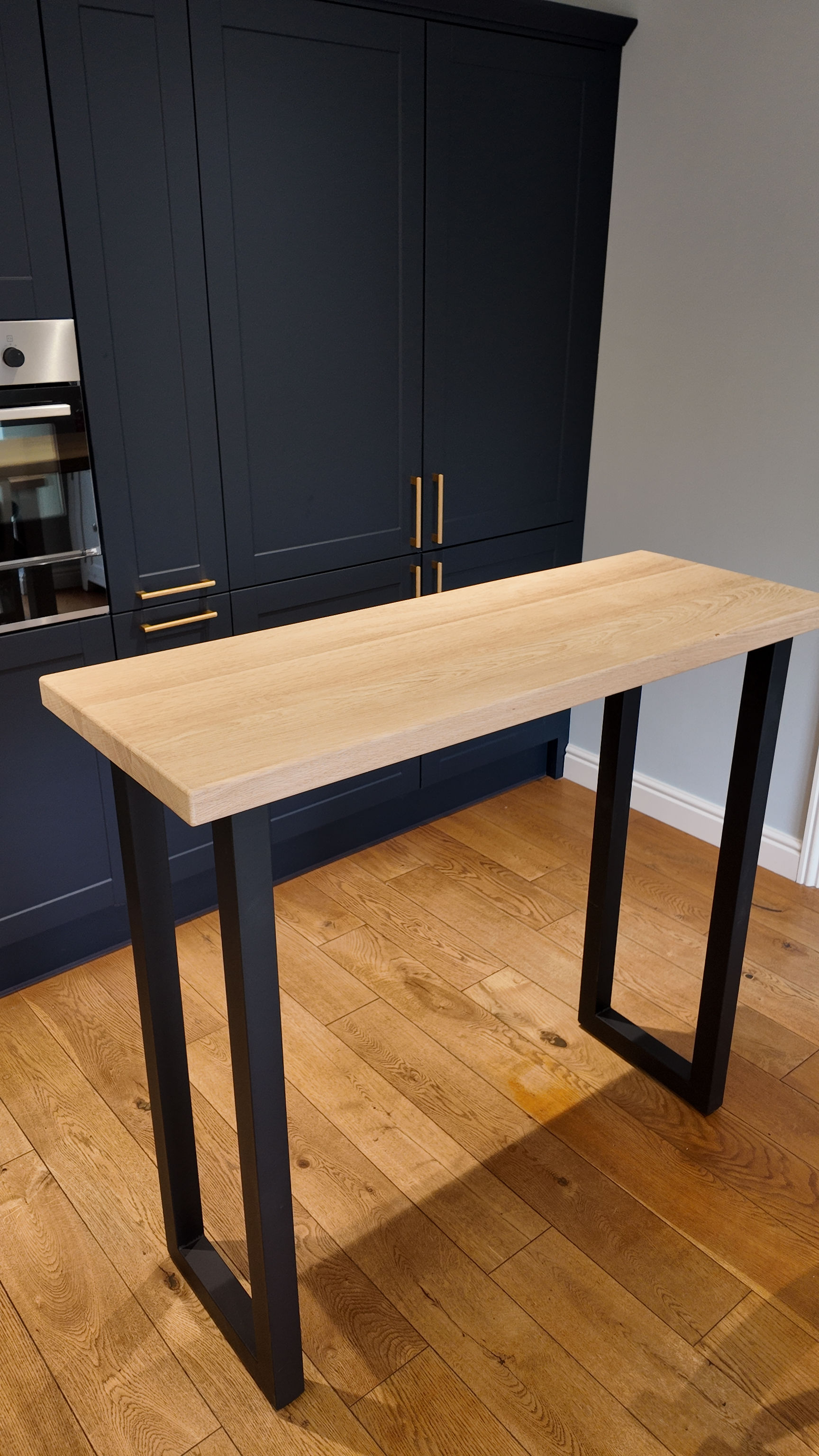 solid oak breakfast bar front view