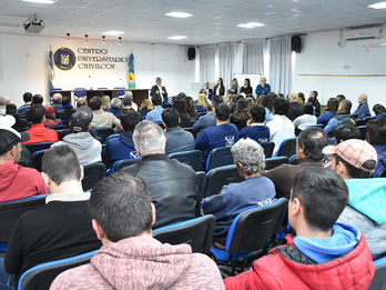 SE ENTREGARON LOS CERTIFICADOS DE ASISTENCIA A LOS CURSOS DEL PROGRAMA DE BECAS LABORALES