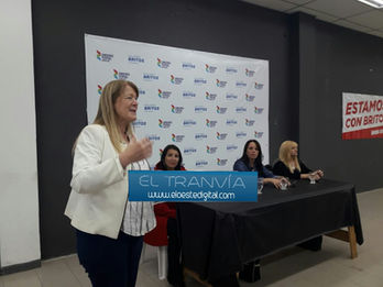 MARGARITA STOLBIZER OFRECIÓ UNA CHARLA A LAS MUJERES EN EL LOCAL DE CONSENSO FEDERAL