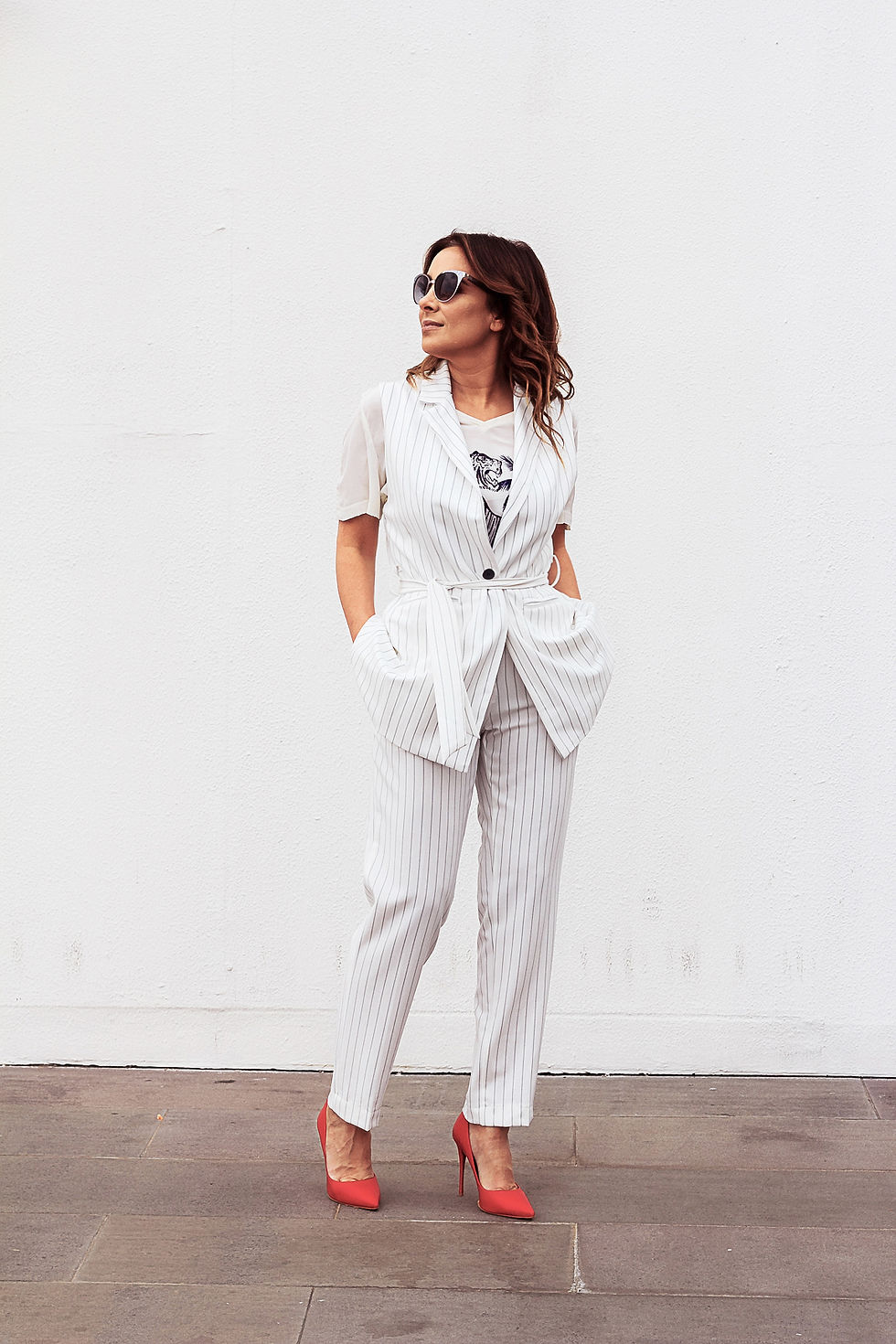 look total white com listras