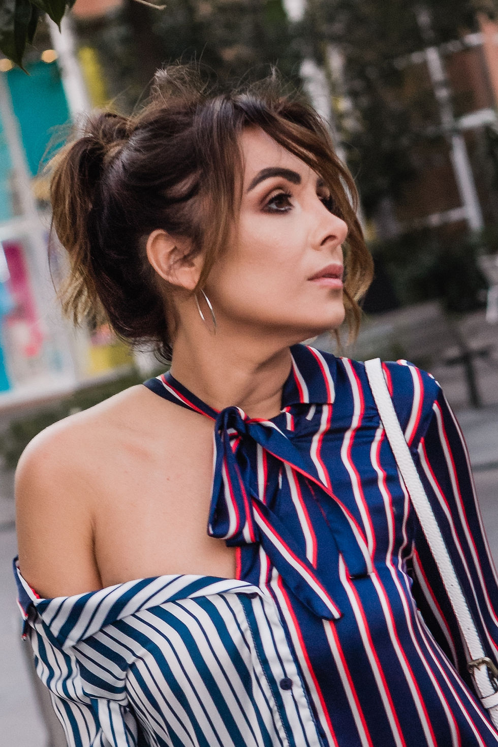 look do dia loja strass camisa desconstruida