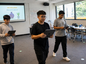 Students wiht iPads