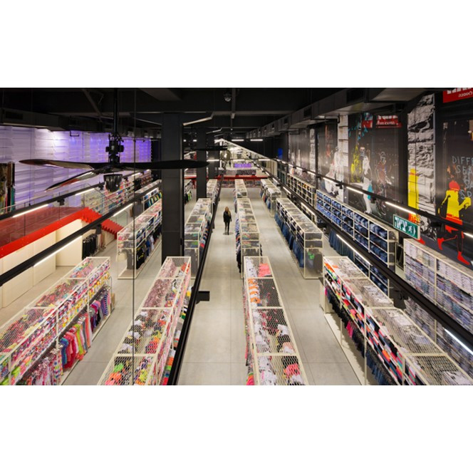 האנגר חדרה - פנים.jpg