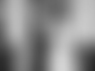 Il Paradosso delle Candidfoto: Quando la Spontaneità Diventa Arte