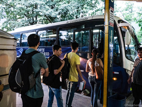 Estudantes começam a usar o Transporte Universitário