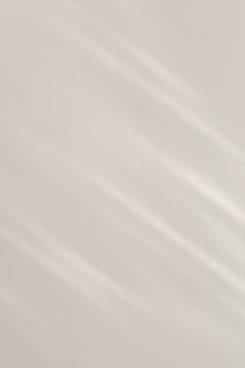 kaboompics_minimalist-light-and-shadow-neutral-tone-interior-design-free-wallpapers-35104.