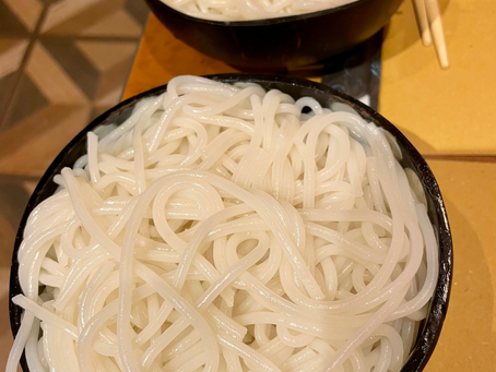 过桥米线 - attraversare il ponte, al ristorante