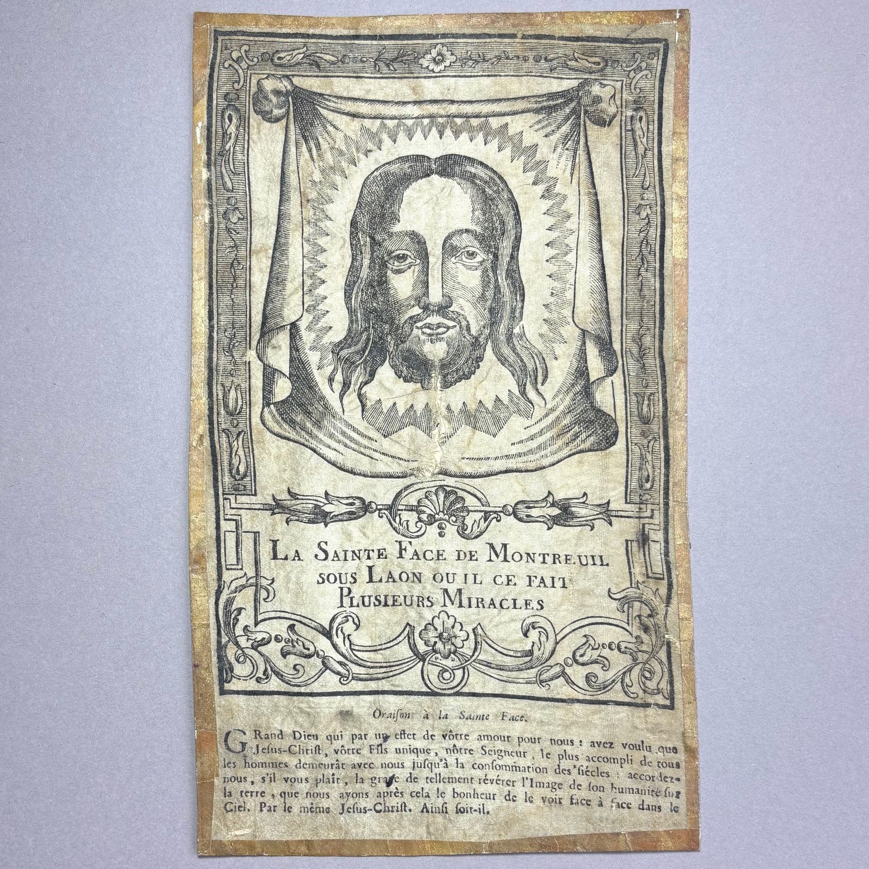 Holy Face of the convent of Montreuil-sous-Laon. Printed on silk. Unrrecorded.